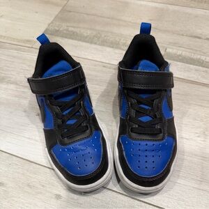 NIKE Kids Blue and Black Athletic Sneakers - Youth Comfort Shoes size 11